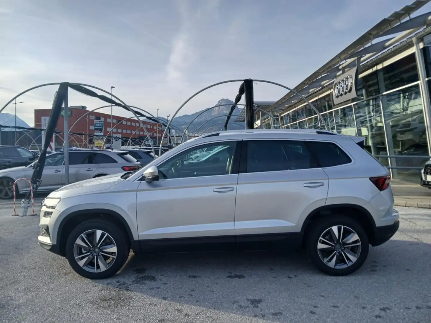 Skoda Karoq Selection Style TSI DSG - 5 Jahre Garantie Silber - 1