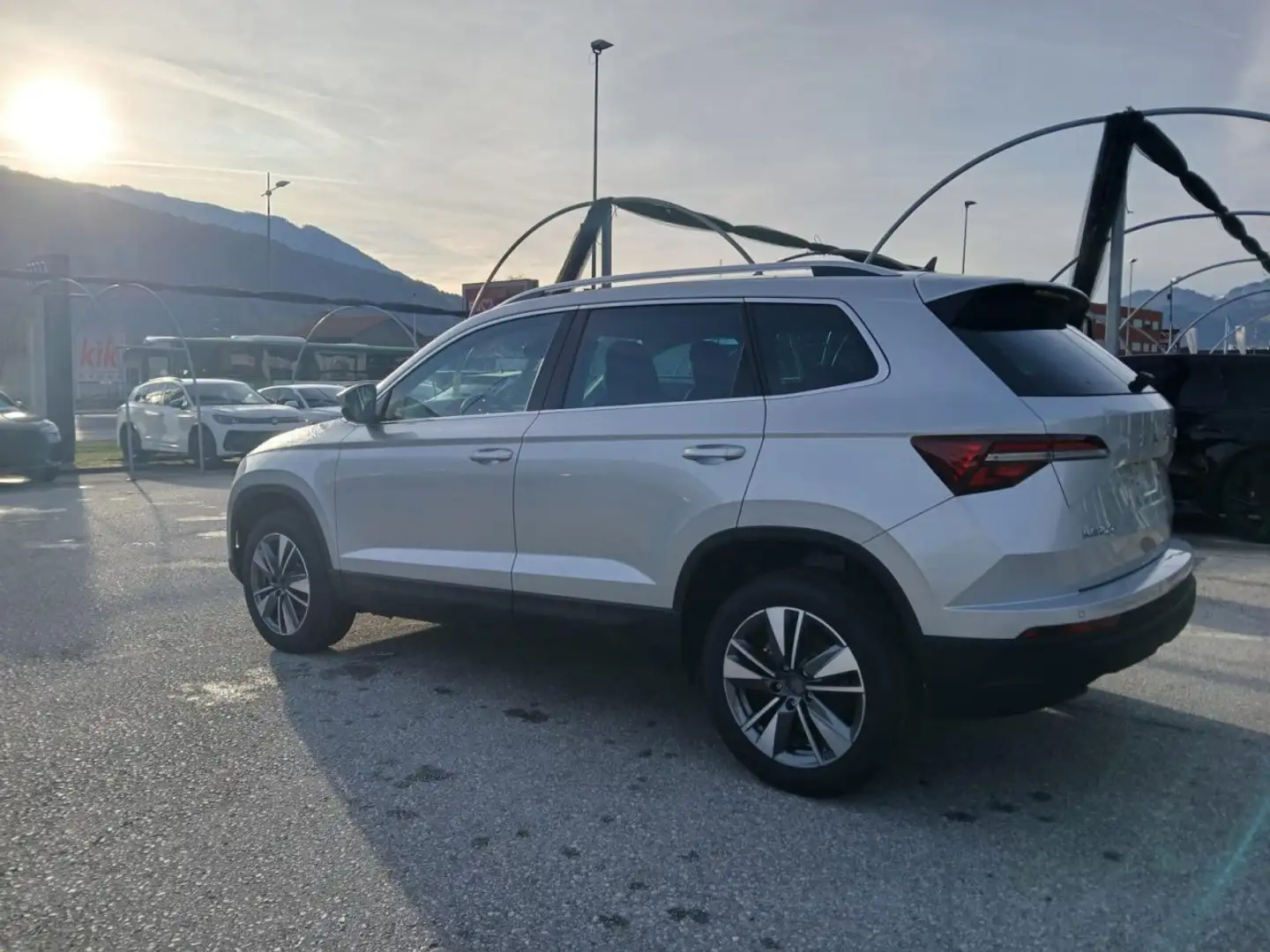 Skoda Karoq Selection Style TSI DSG - 5 Jahre Garantie Silber - 2