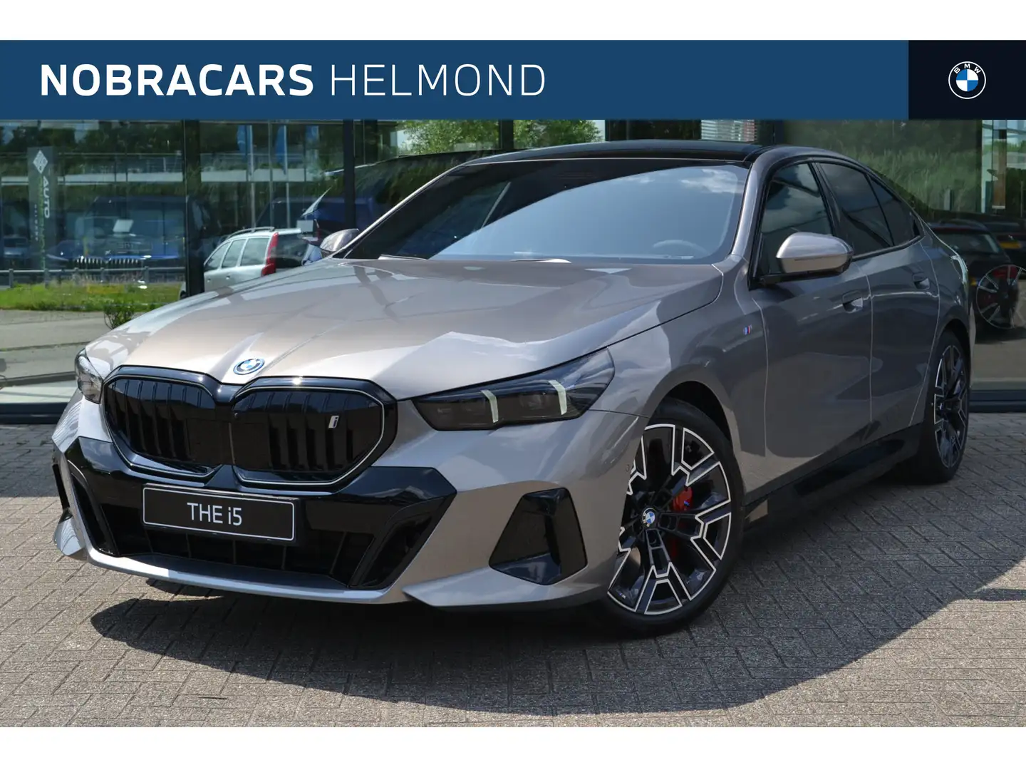 BMW i5 eDrive40 High Executive M Sport / Panoramadak / Ad Grijs - 1