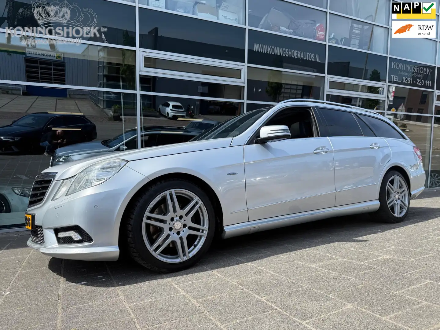 Mercedes-Benz E 350 Estate CGI Avantgarde AMG Gris - 1