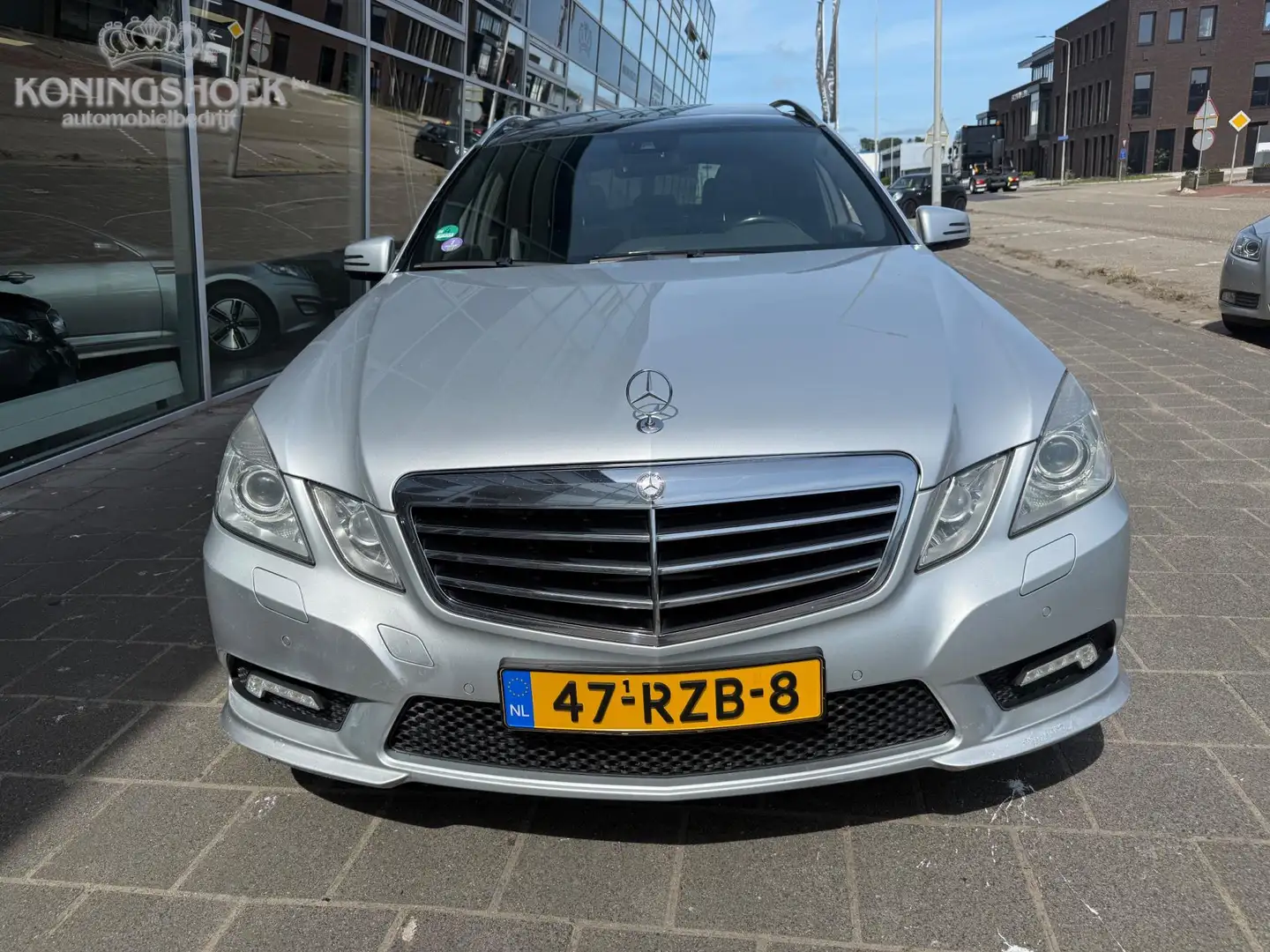 Mercedes-Benz E 350 Estate CGI Avantgarde AMG Gris - 2