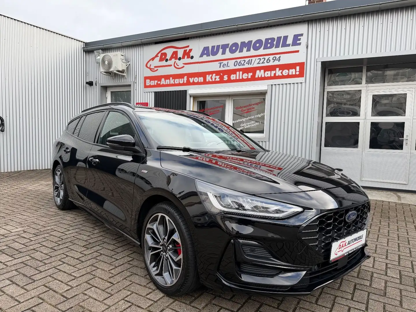 Ford Focus Turnier ST-Line Style 1.Hand+29TKM+R.Kam Noir - 1