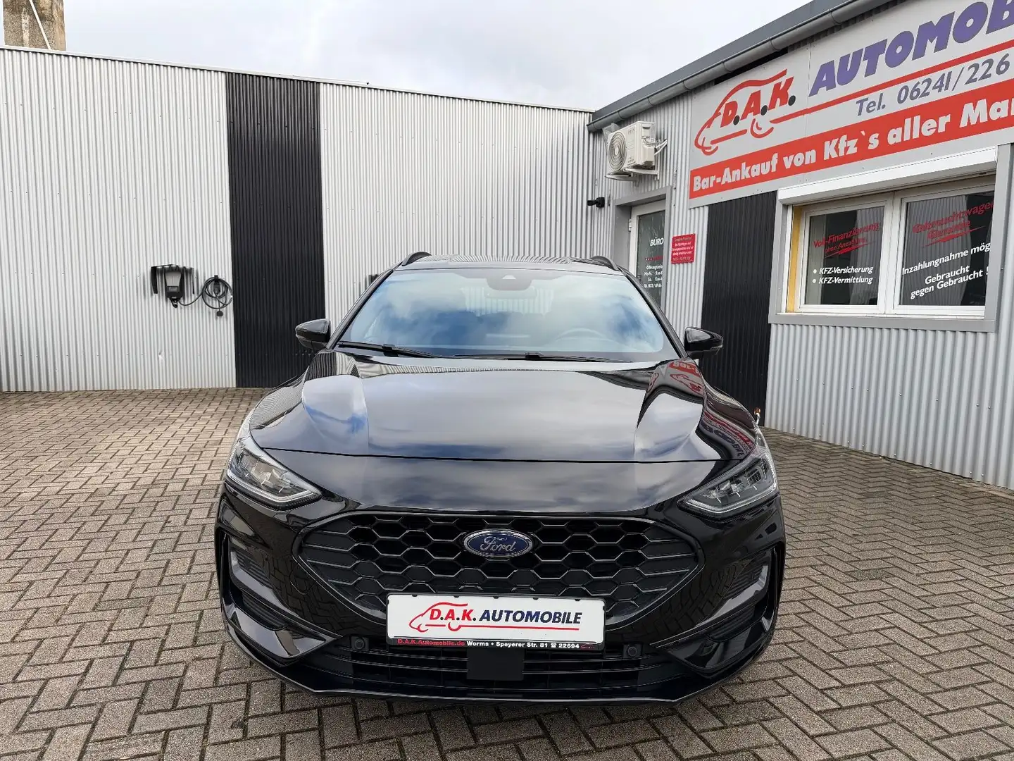 Ford Focus Turnier ST-Line Style 1.Hand+29TKM+R.Kam Noir - 2