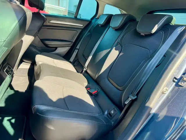 Renault Megane view 13