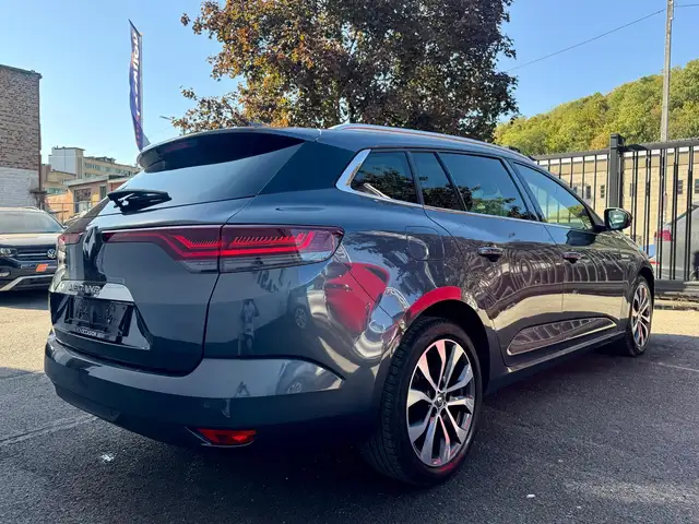 Renault Megane view 14