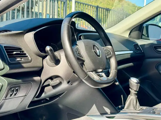Renault Megane view 12