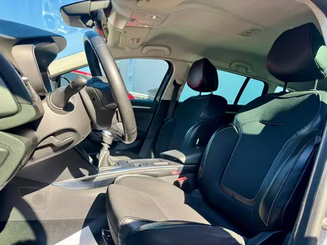Renault Megane view 11