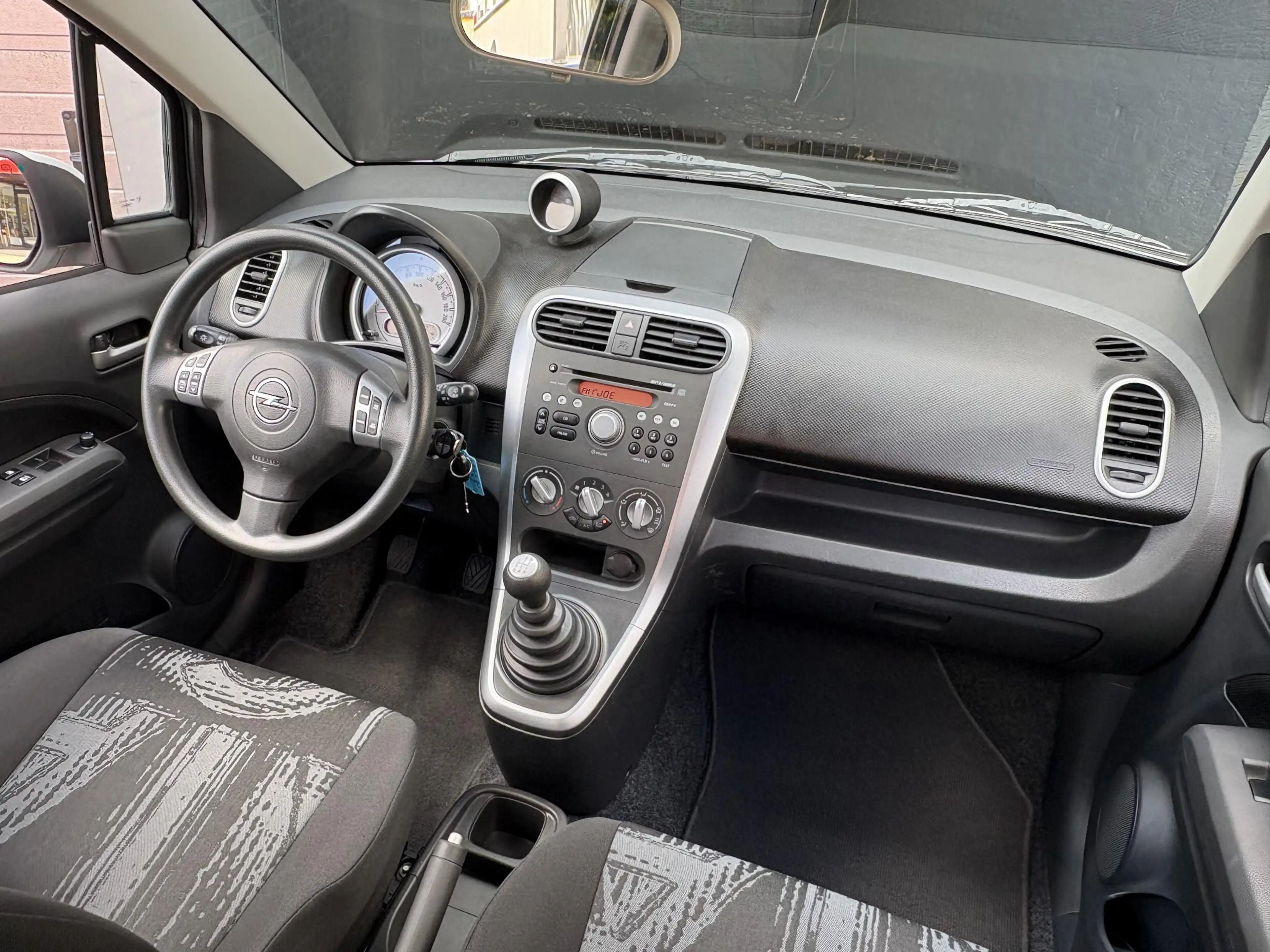 Opel Agila 1.0 Berlin — photo 11