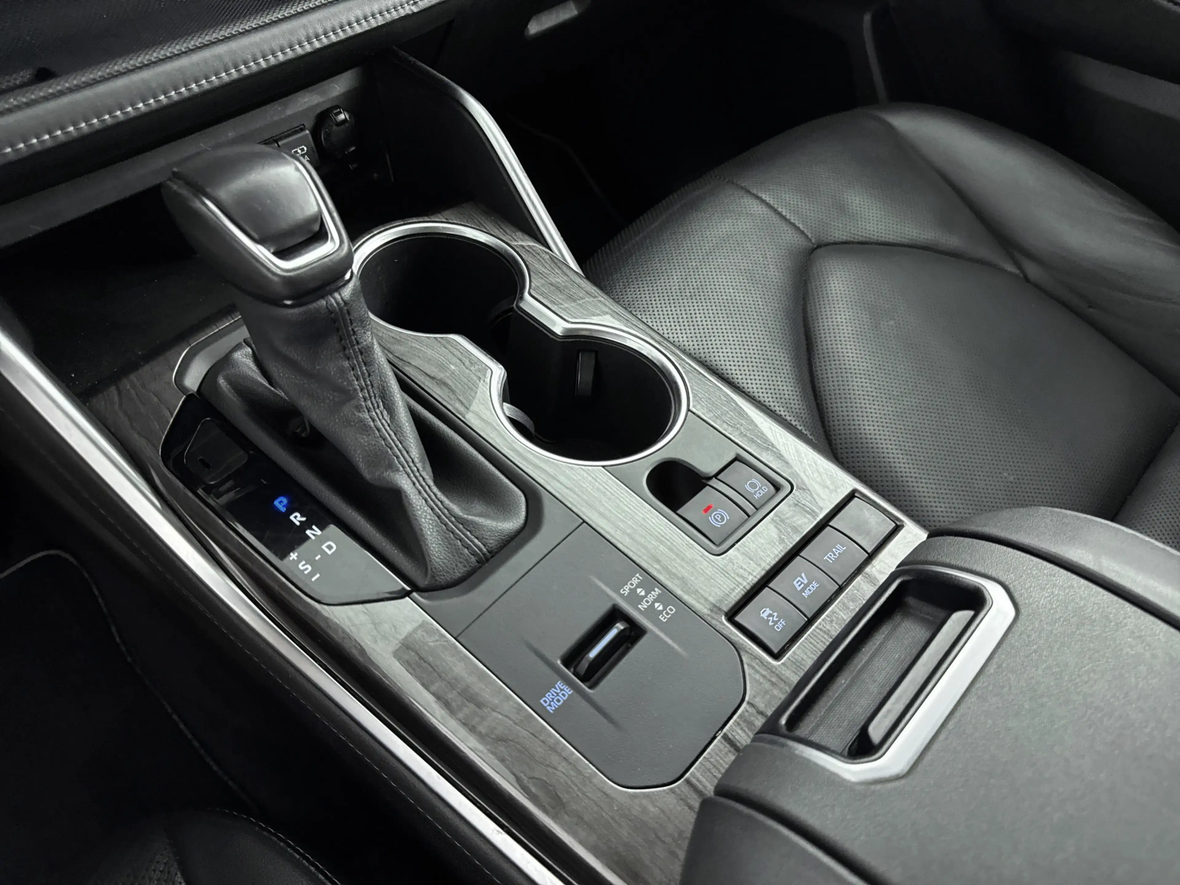 Toyota Highlander 2.5 AWD Hybrid Premium | Parkeersensoren V+A | JBL — photo 14