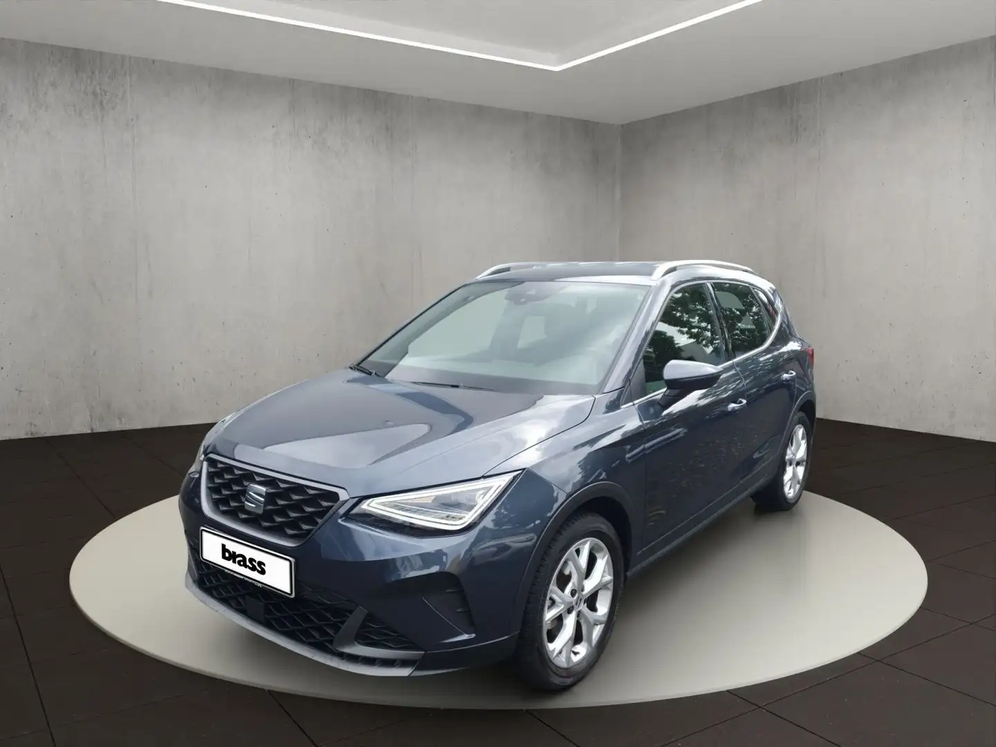 SEAT Arona 1.0 TSI FR Allwetterreifen Navigation PDC Grijs - 1