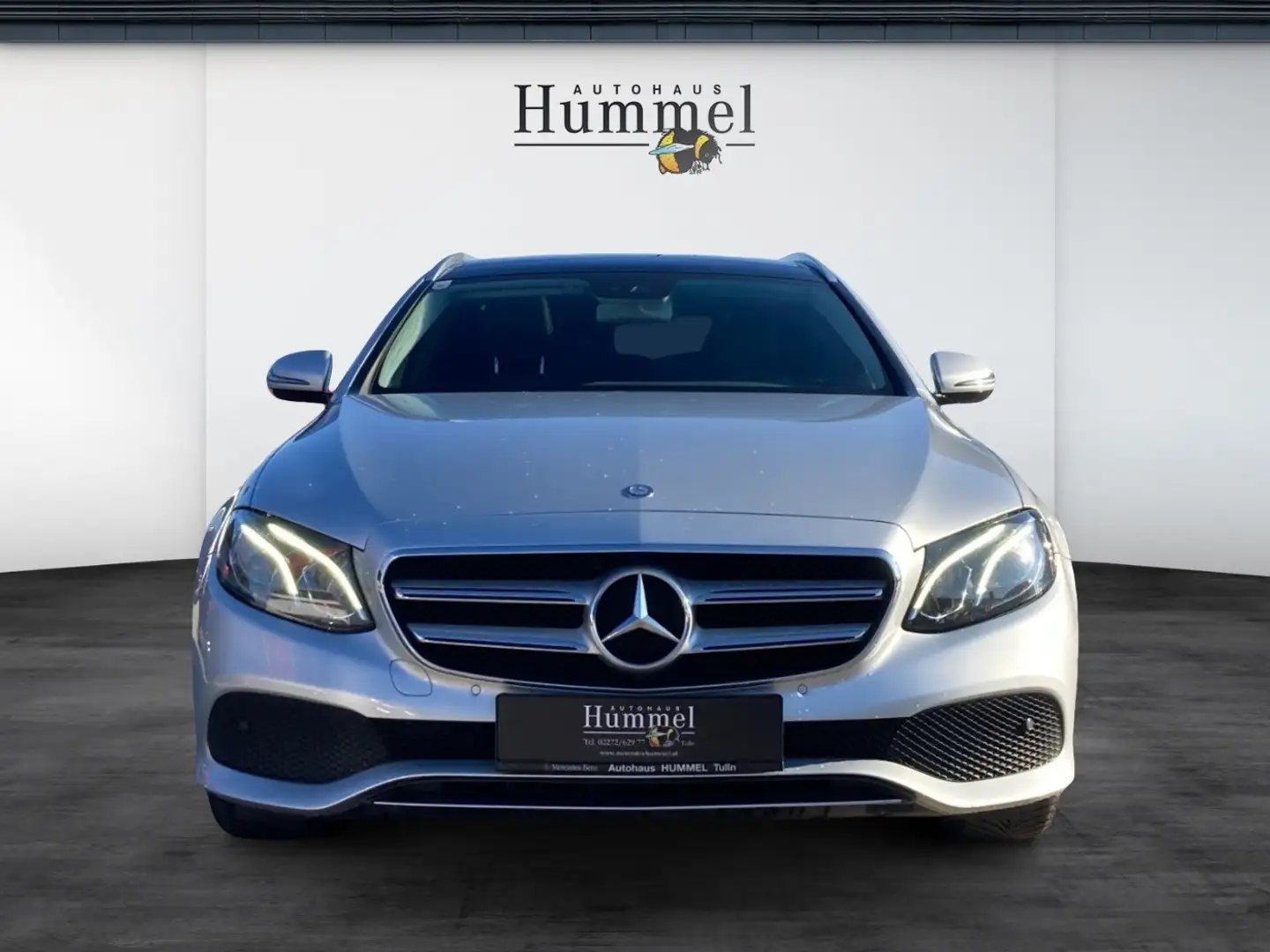 Mercedes-Benz E 220 d T-Modell PTS Shz LED Ambi eHeck CarPlay Silber - 2