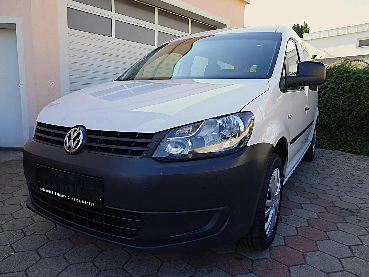 Volkswagen Caddy 1,6 TDI Maxi Startline Weiß - 1