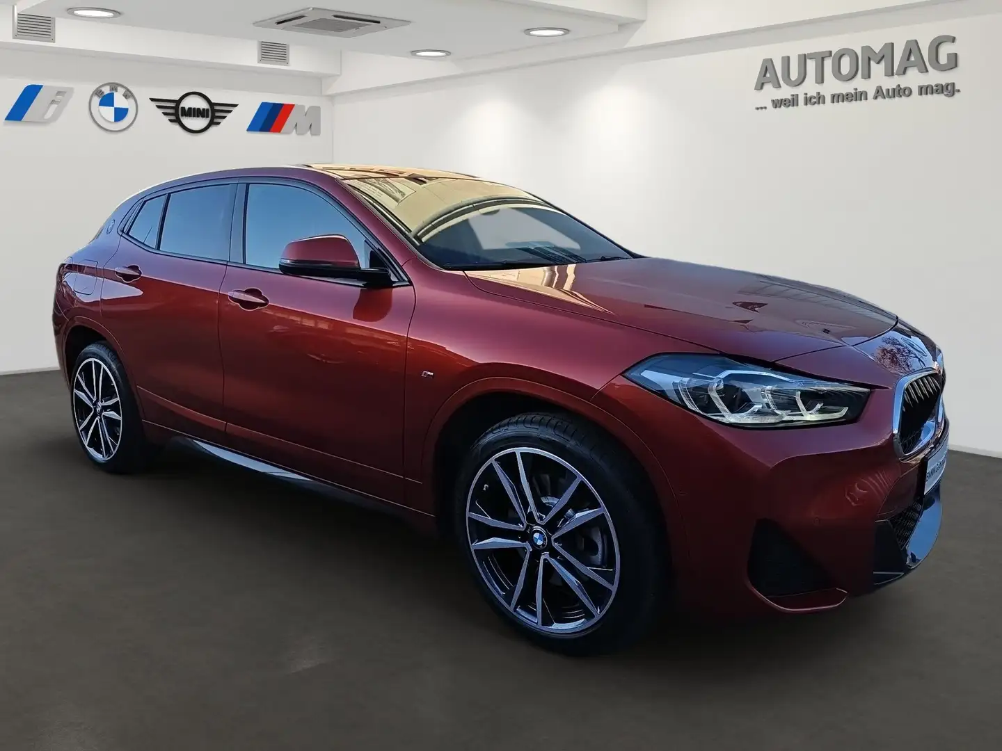 BMW X2 xDrive20i M-Sport*Panoramadach*NaviPlus*Komfortzug Orange - 2