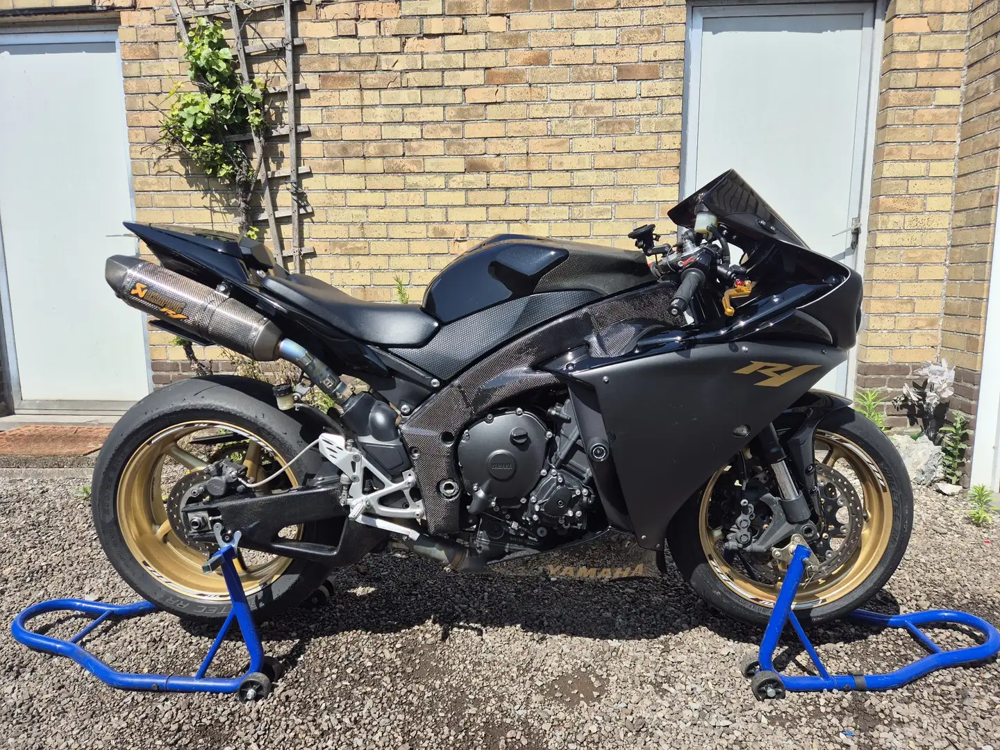 Yamaha YZF-R1 Noir - 1