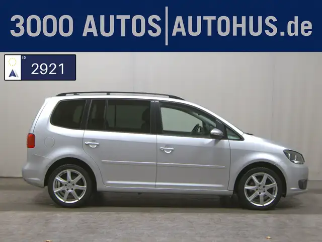 Volkswagen Touran 1.6 TDI Comf. Navi PDC Tempomat KLIMA RADIO TEMPO MFL SHZ