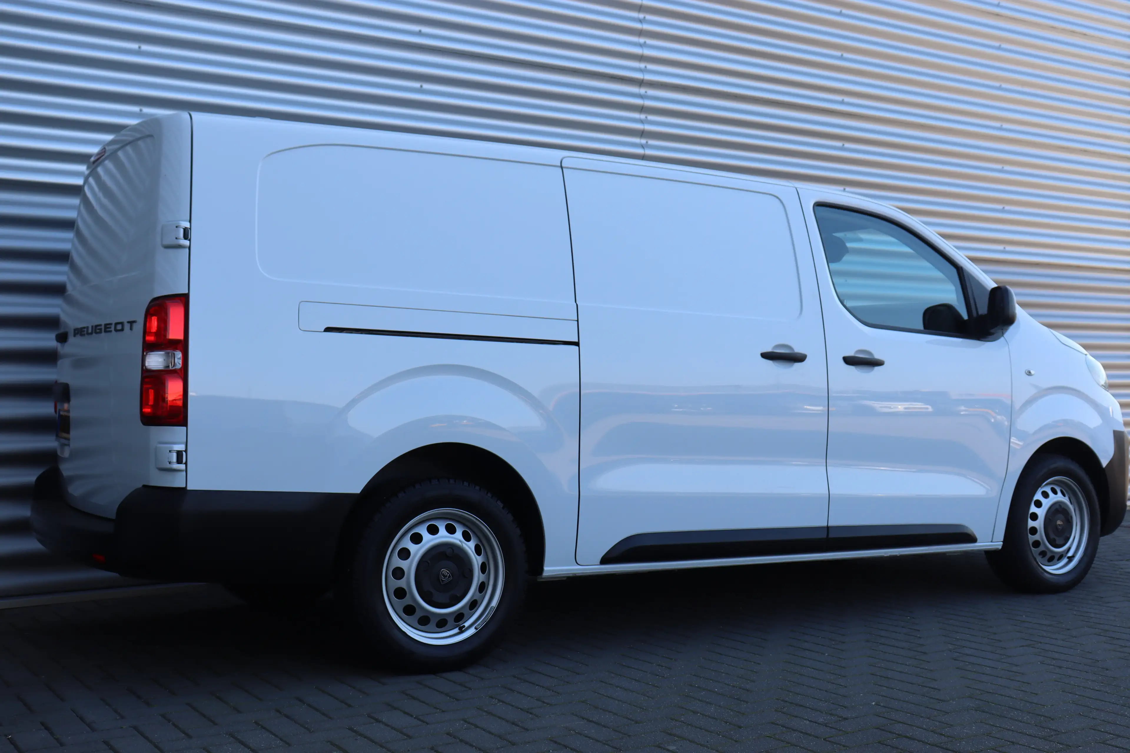 Peugeot Expert 2.0 BLUEHDI 145PK L3H1 AUTOMAAT / NAVI / AIRCO / L — photo 9