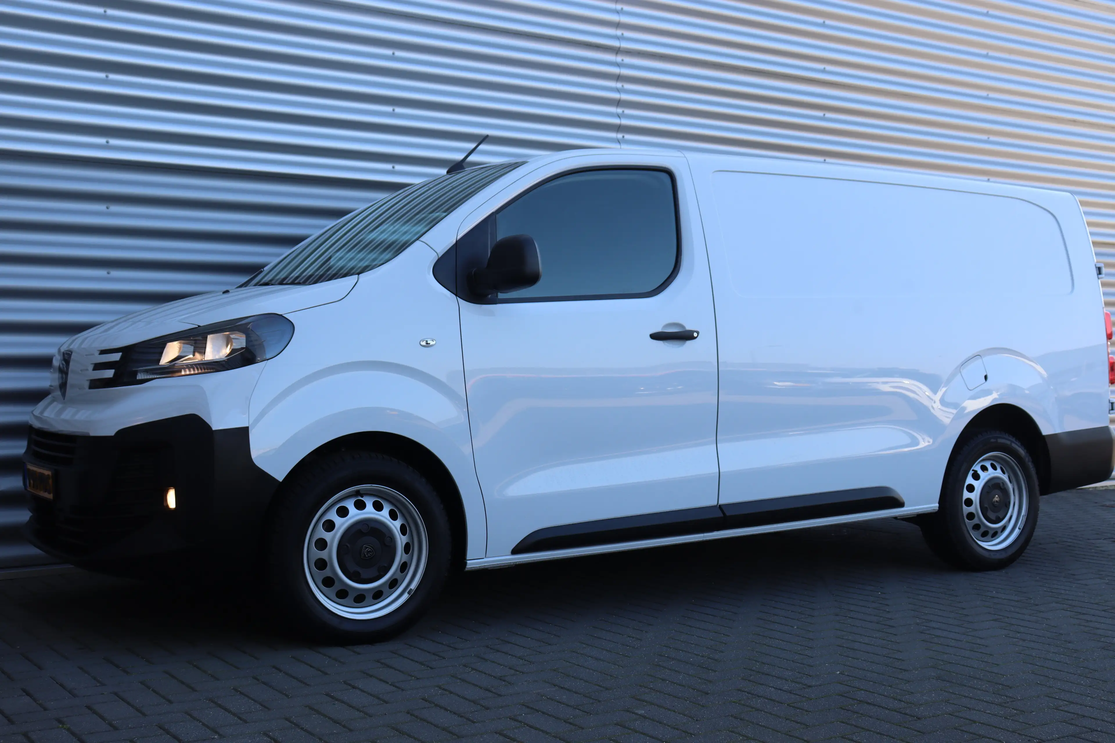 Peugeot Expert 2.0 BLUEHDI 145PK L3H1 AUTOMAAT / NAVI / AIRCO / L — photo 6