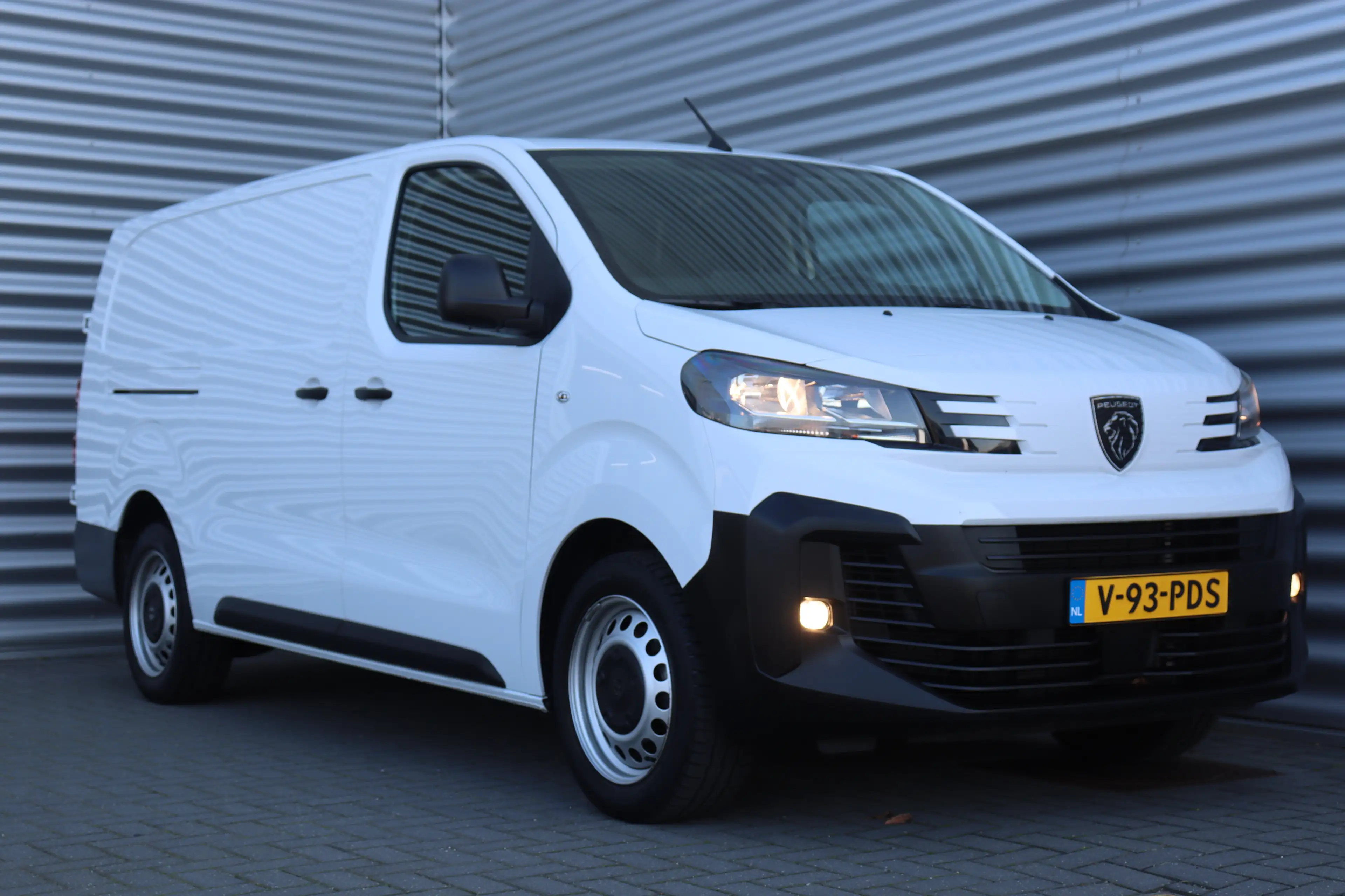 Peugeot Expert 2.0 BLUEHDI 145PK L3H1 AUTOMAAT / NAVI / AIRCO / L — photo 4