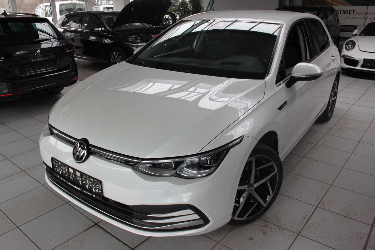 Volkswagen Golf 2021 — VIII Lim. Style/DSG/IQLED/HUD/KAME/18"/ACC