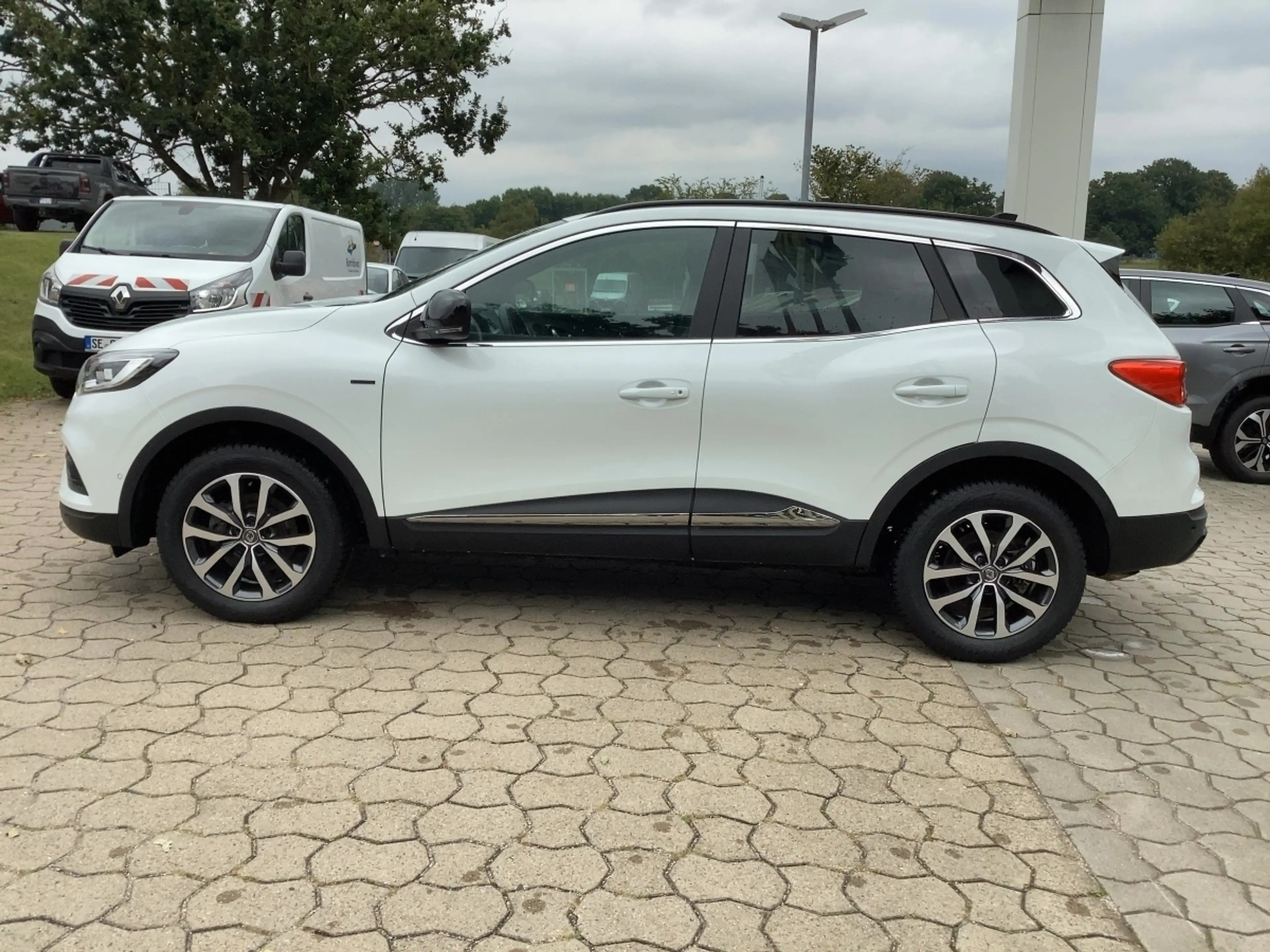 Renault Kadjar TCe 140 EDC Black Edition — photo 2