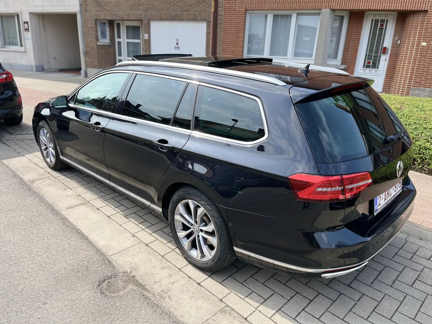 Volkswagen Passat Variant SW 1.6 CR TDi Highline DSG - 2