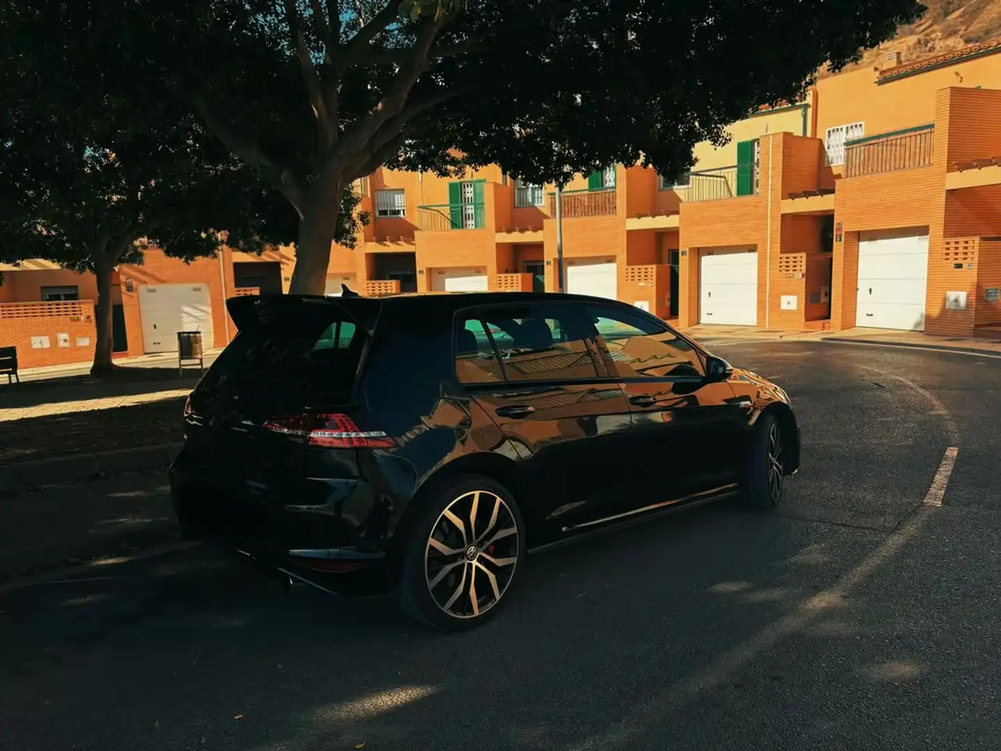 Volkswagen Golf GTI 2.0 TSI Performance DSG 230 Negro - 2