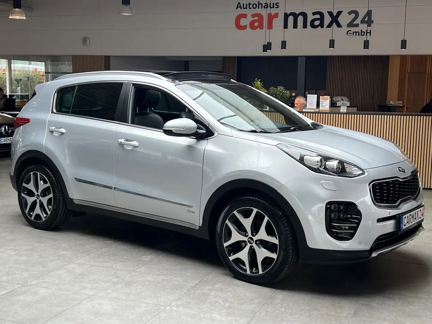 Kia Sportage GT-Line 4WD Navi Panorama DAB Kamera JB Zilver - 1
