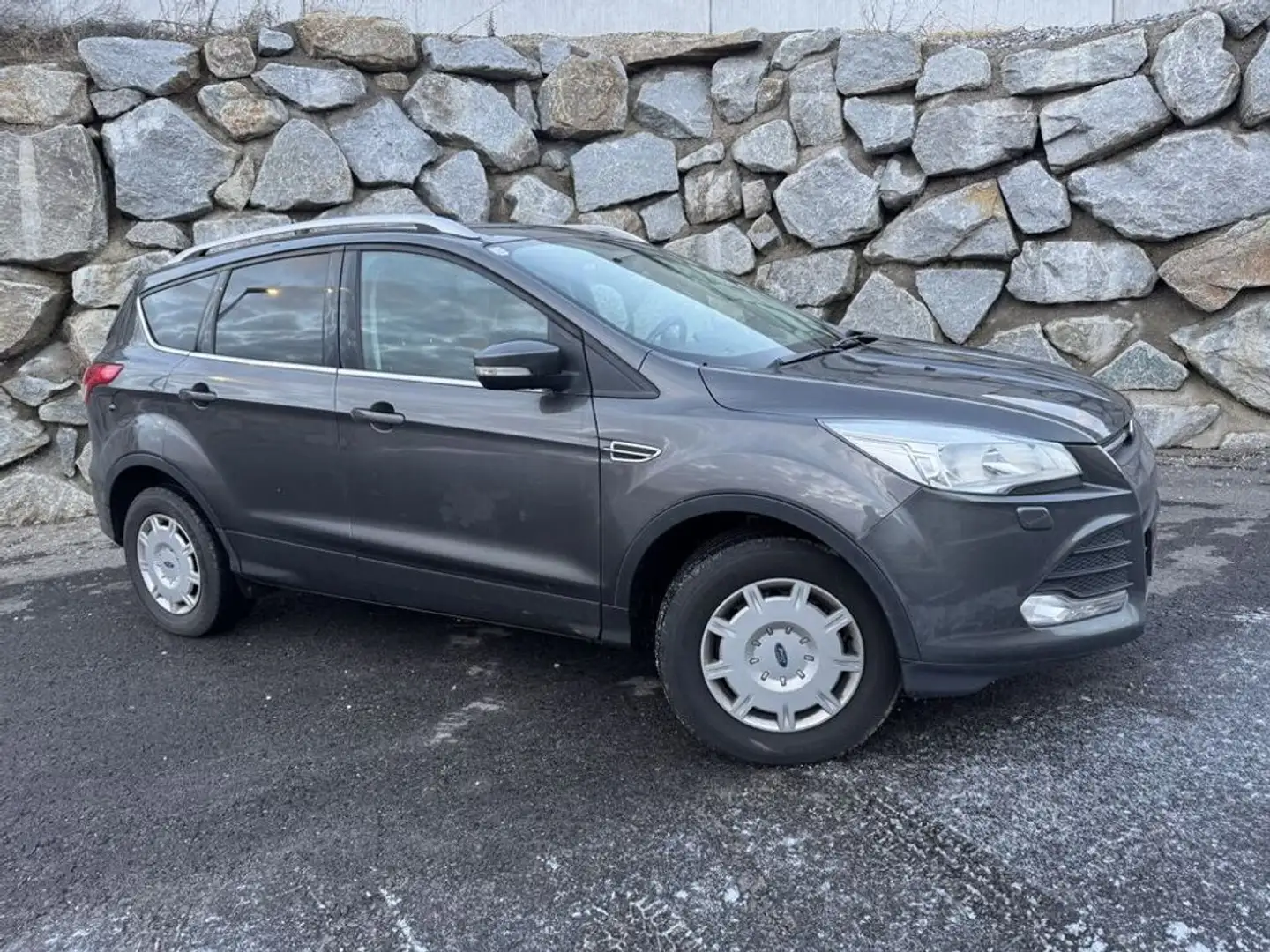 Ford Kuga Trend 2.0TDCI KLIMA Grau - 2