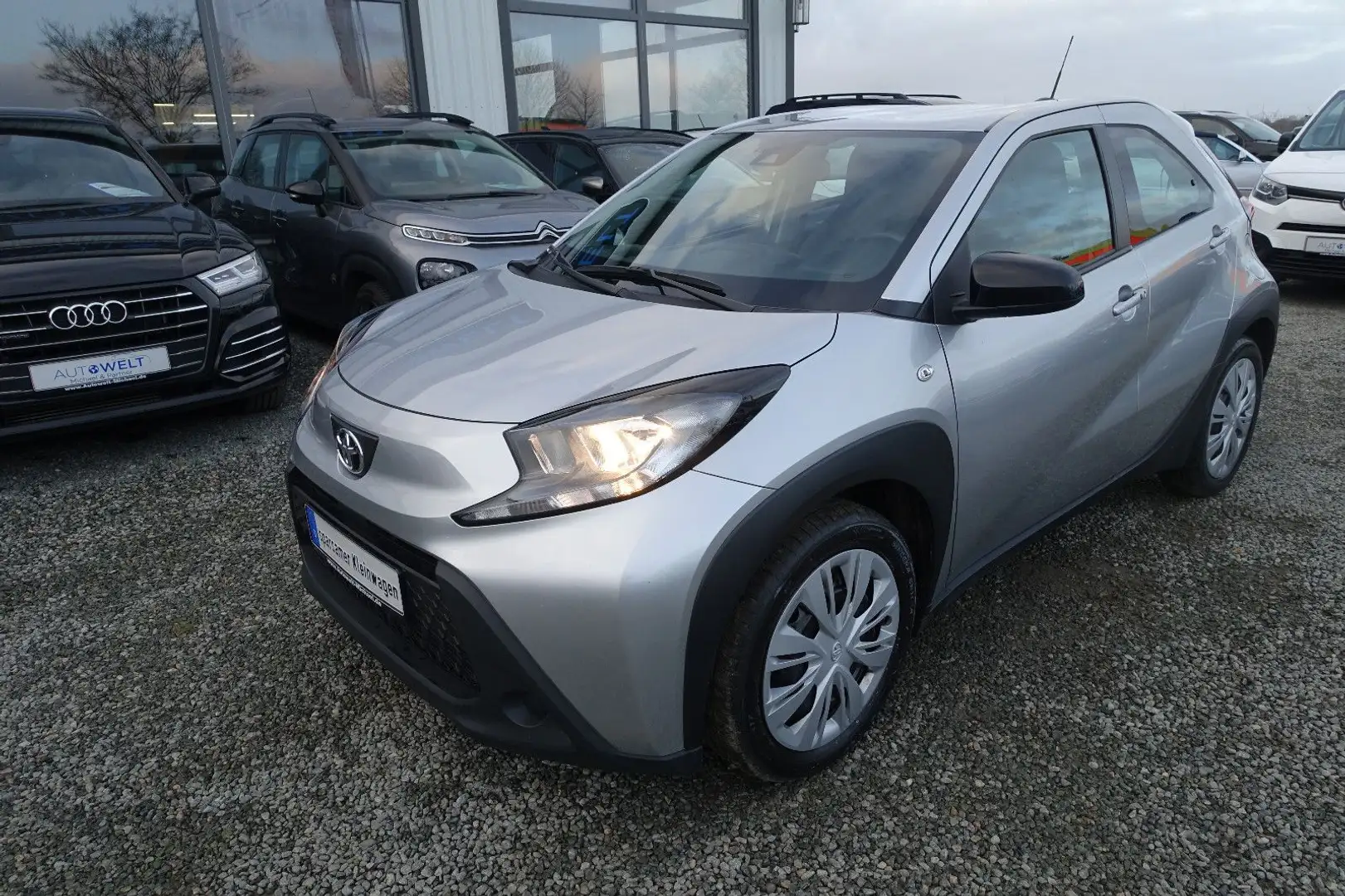 Toyota Aygo(X) 1.0 KLIMAAUT ACC KAM LED APP DAB TÜV Neu Argent - 2