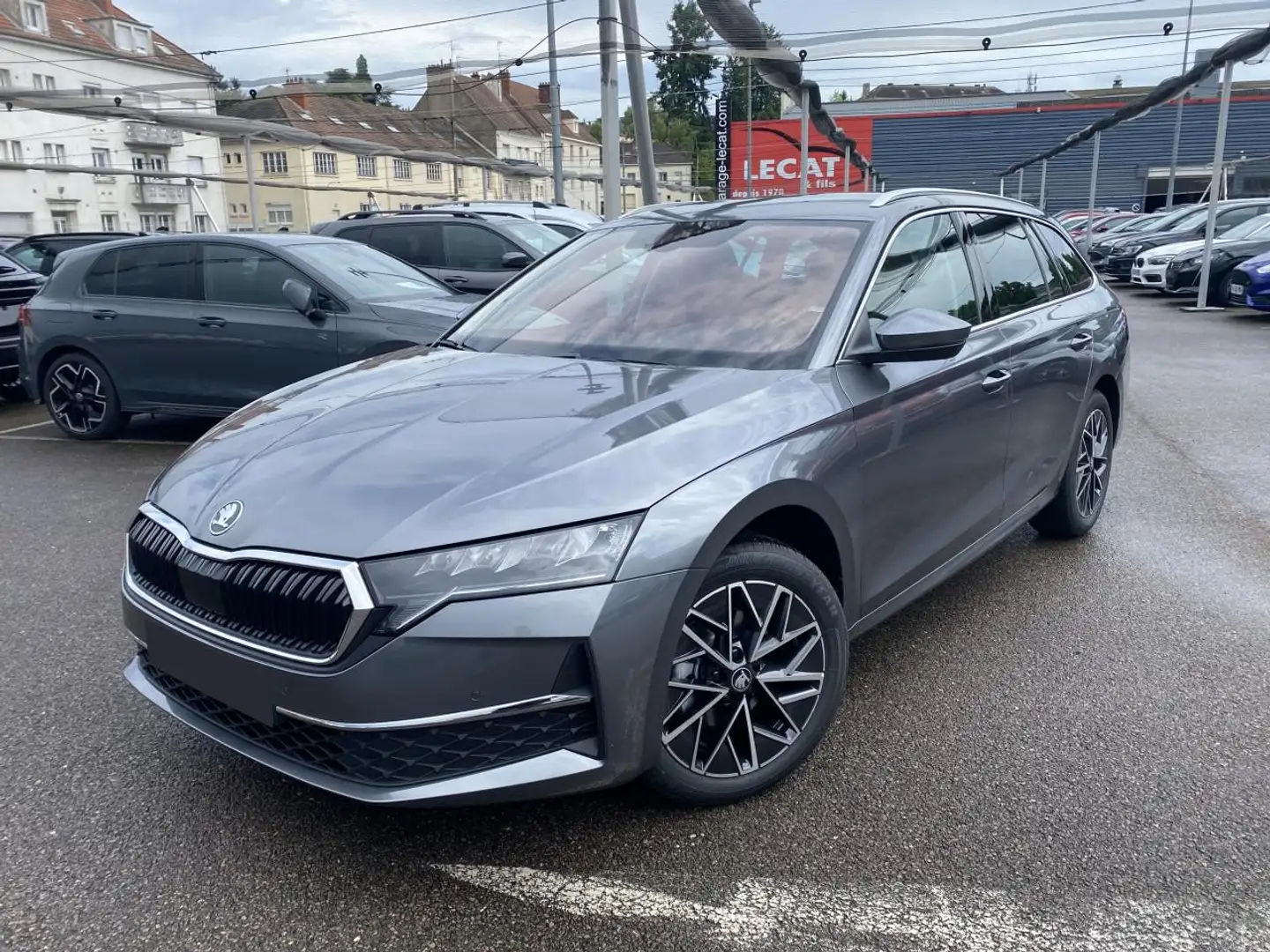 Skoda Octavia IV (2) COMBI 2.0 TDI 150 SELECTION DSG7 ATTELAGE / Gris - 1