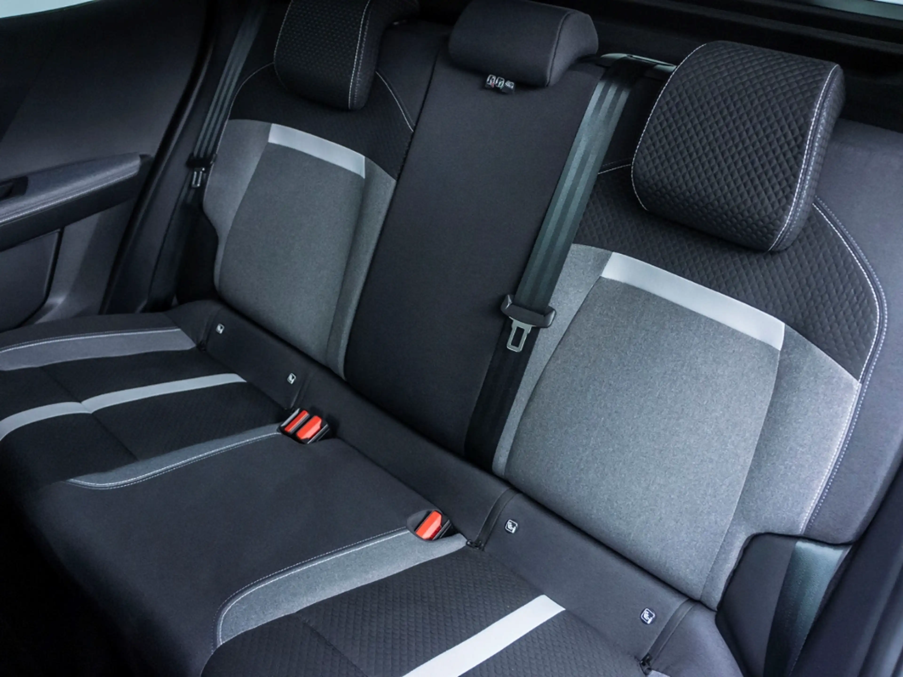 Opel Frontera GS 1.2 AUTOMATIK SITZHEIZUNG HYBRID (GW221) — photo 22