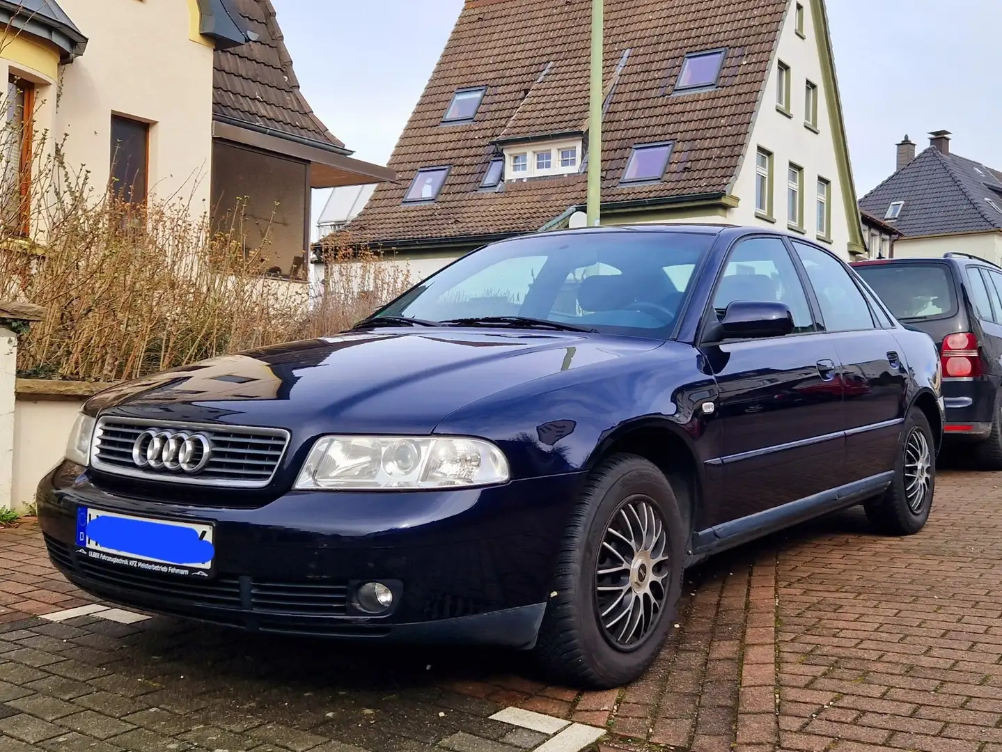 Audi A4 A4 1.6 TÜV neu, Preis VB Modrá - 1