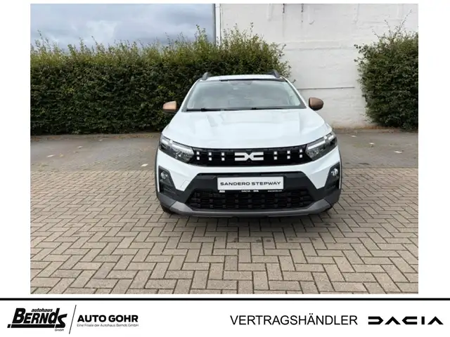 Dacia Sandero view 2