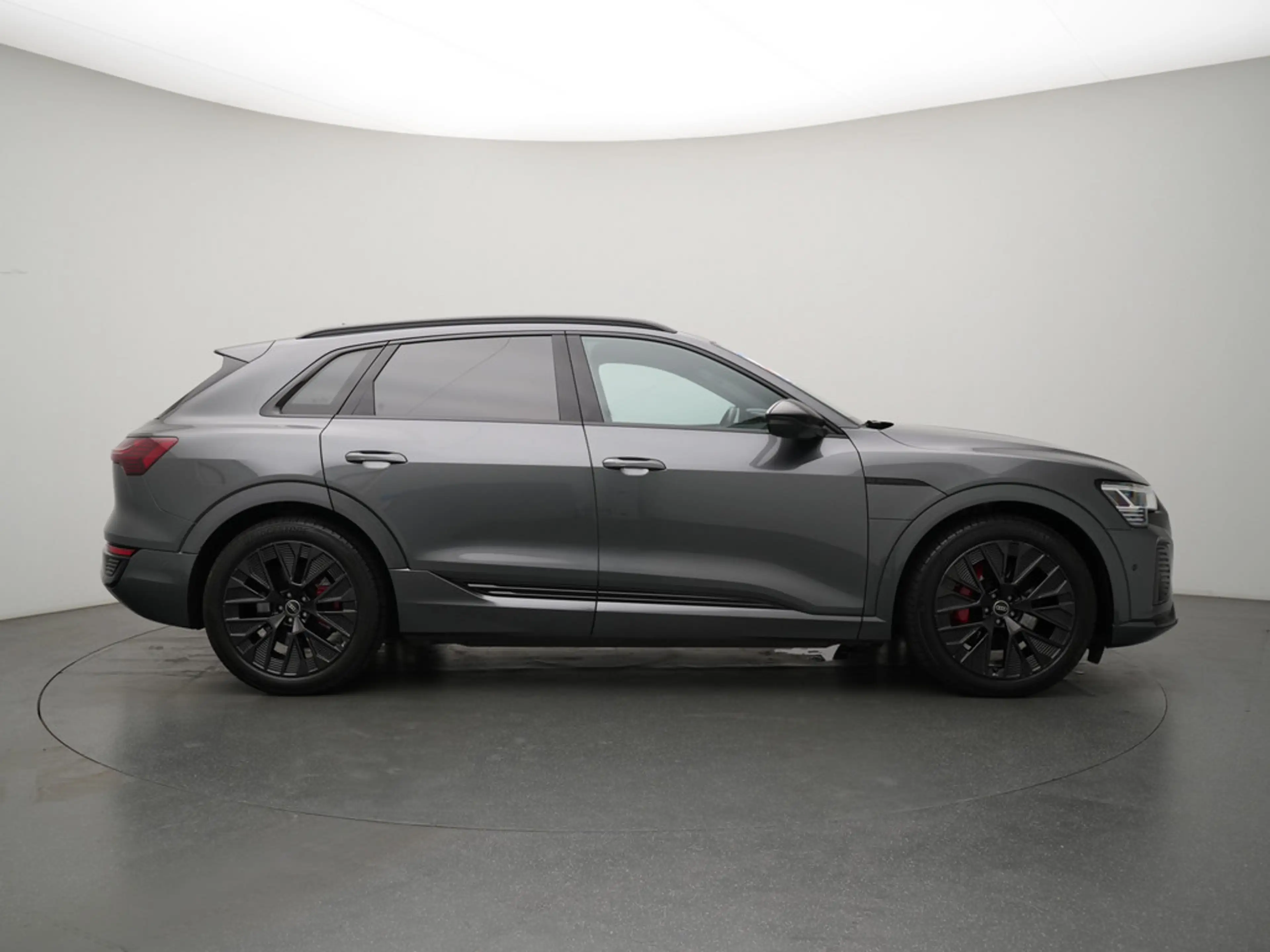 Audi Q8 e-tron S line PANO MATRIX AHK ACC LUFT LED — photo 3