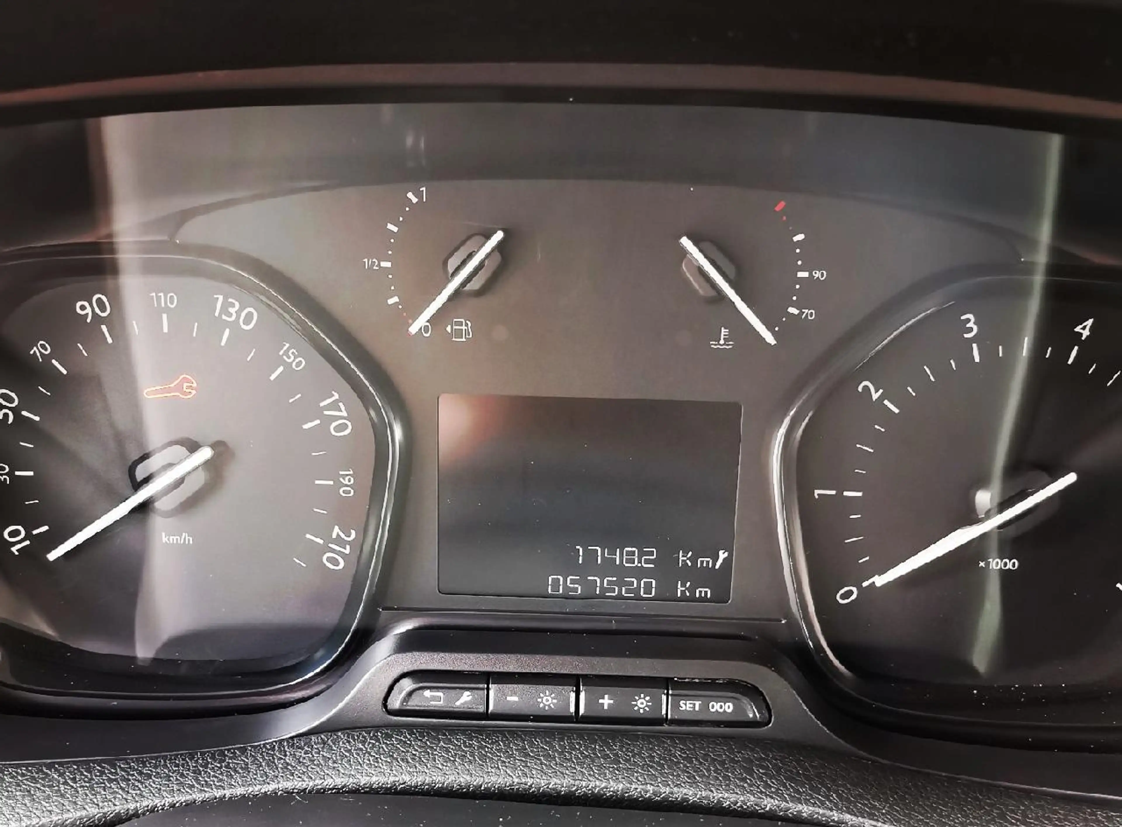 Peugeot Expert Premium L2, Ganzjahresreifen — photo 14