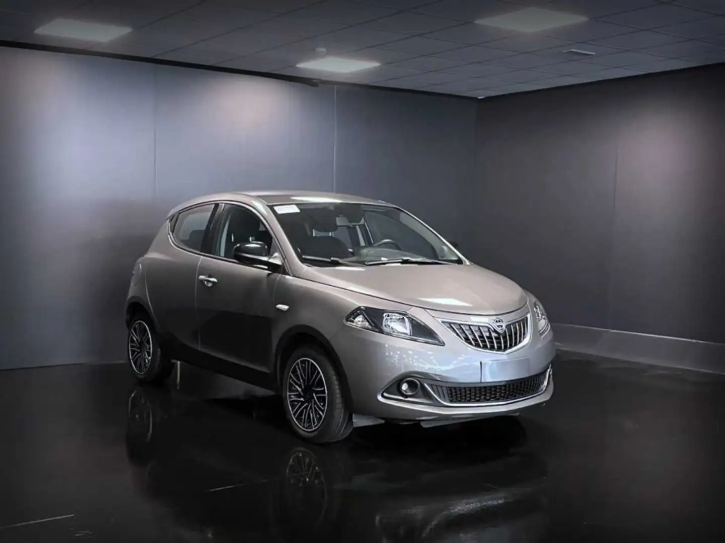 Lancia Ypsilon 1.0 FireFly 5p S&S Hybrid Gold #VARI COLORI Gris - 1