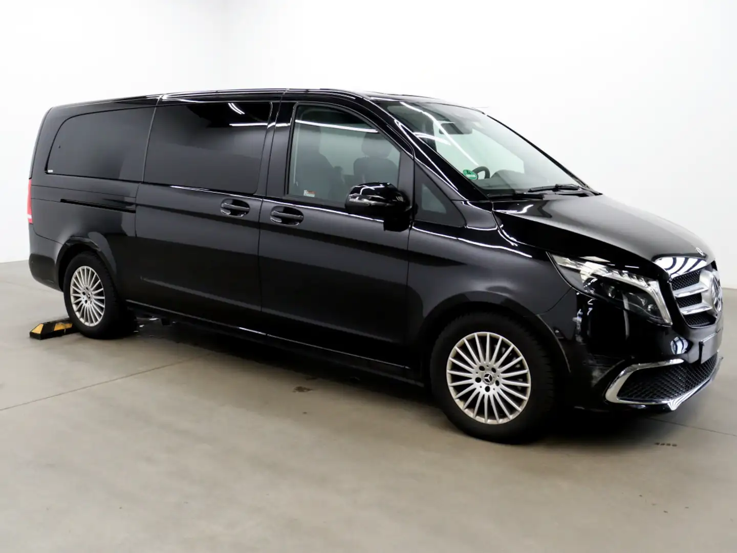 Mercedes-Benz V 300 Avantgarde Extralang,2xSchiebetür el.,AHK Schwarz - 2