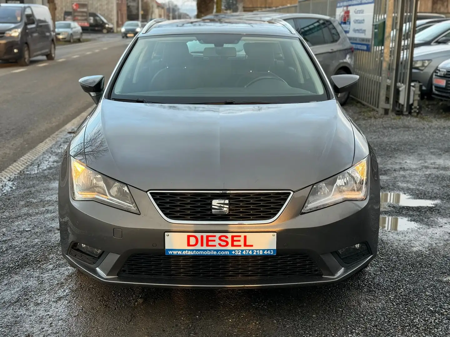 SEAT Leon Leon ST 1.6 TDI*CARNET*GARANTIE* Gris - 1