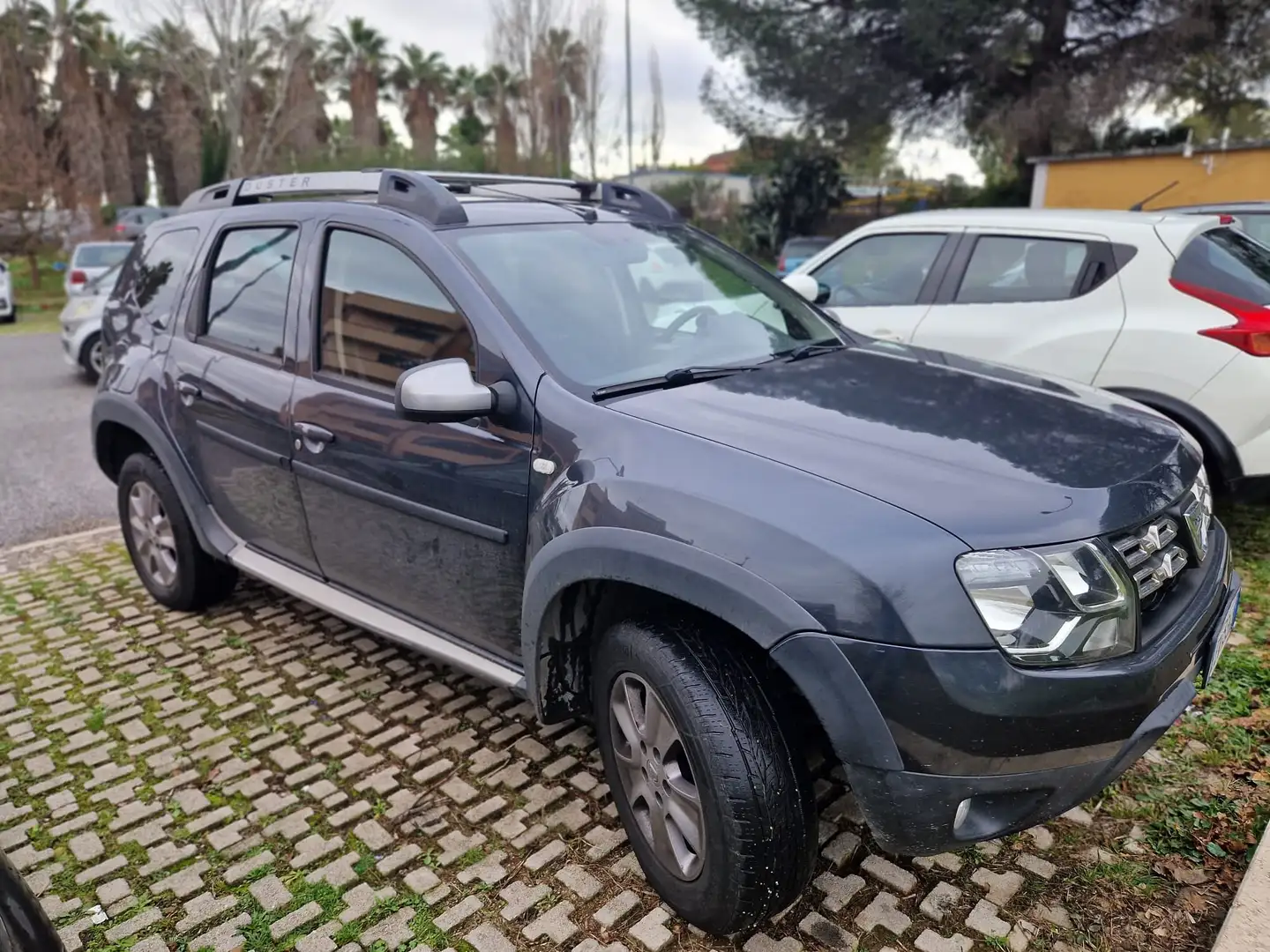 Dacia Duster 1.6 105cv GPL NUOVI:bombolone-pneumatici-revisione Šedá - 2