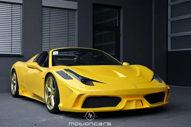 Ferrari 458 Aperta Spider EXP € 234.980,-