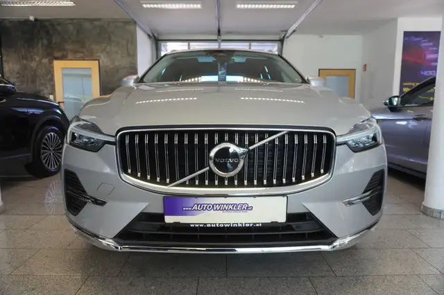 Volvo XC60 view 2