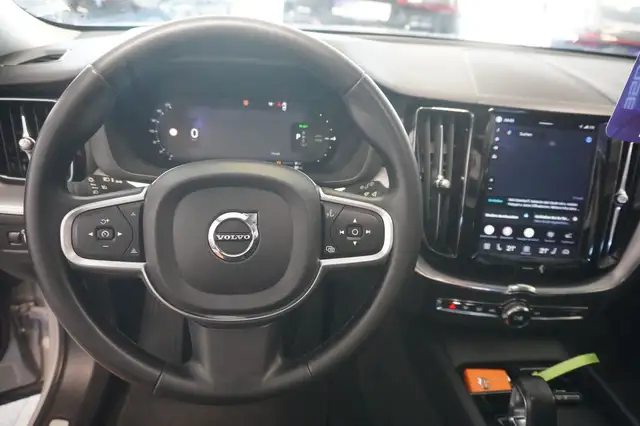 Volvo XC60 view 11