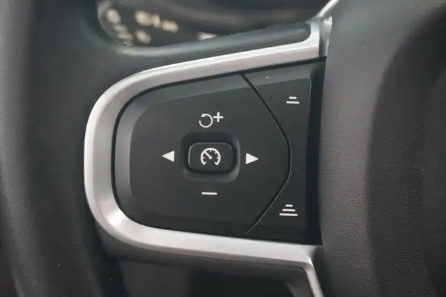 Volvo XC60 view 12