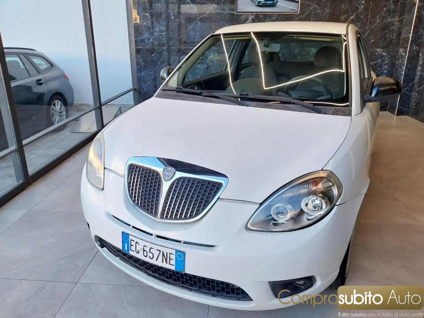 Lancia Ypsilon 1.2 69 CV Unyca Bianco - 2