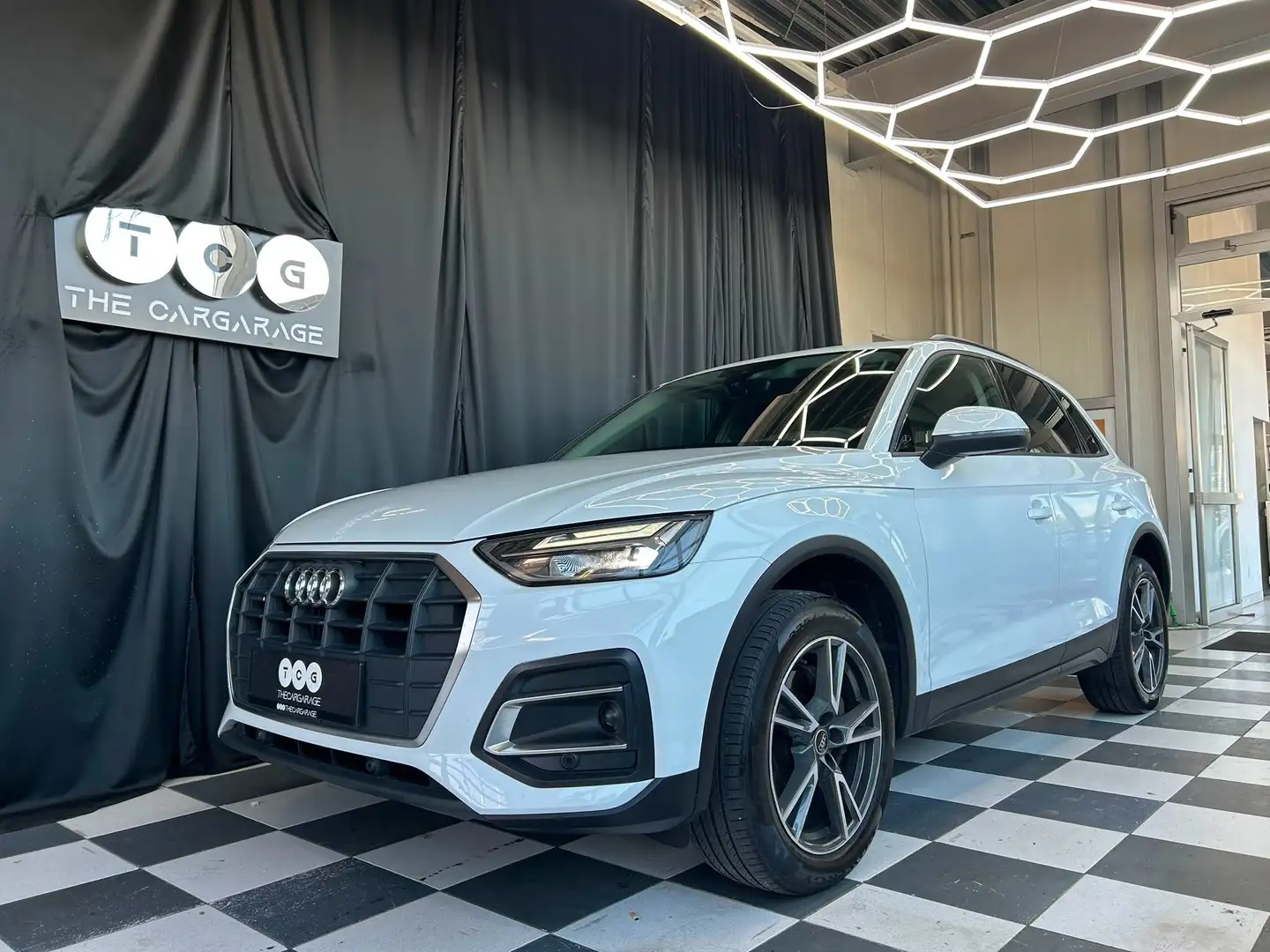 Audi Q5 40 TDI quattro basis Weiß - 1