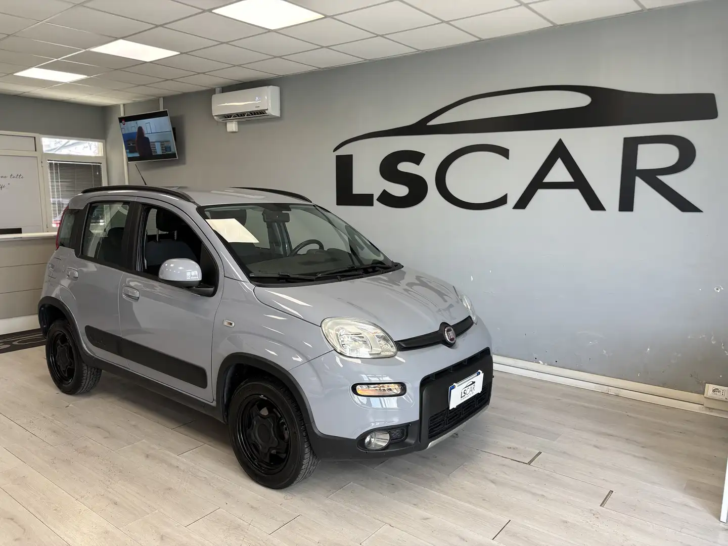 Fiat Panda 0.9 t.air t. 4x4 s&s 85cv my19~Unipro~Promo~Finanz Gris - 1