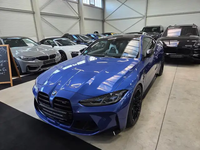 BMW M4 view 5