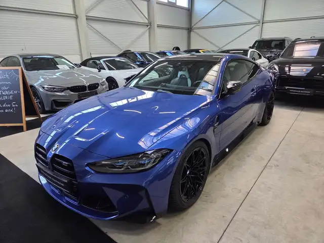 BMW M4 view 6