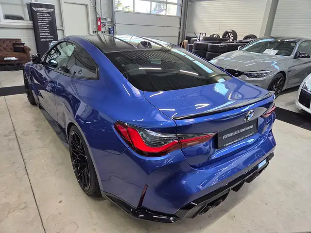 BMW M4 view 13