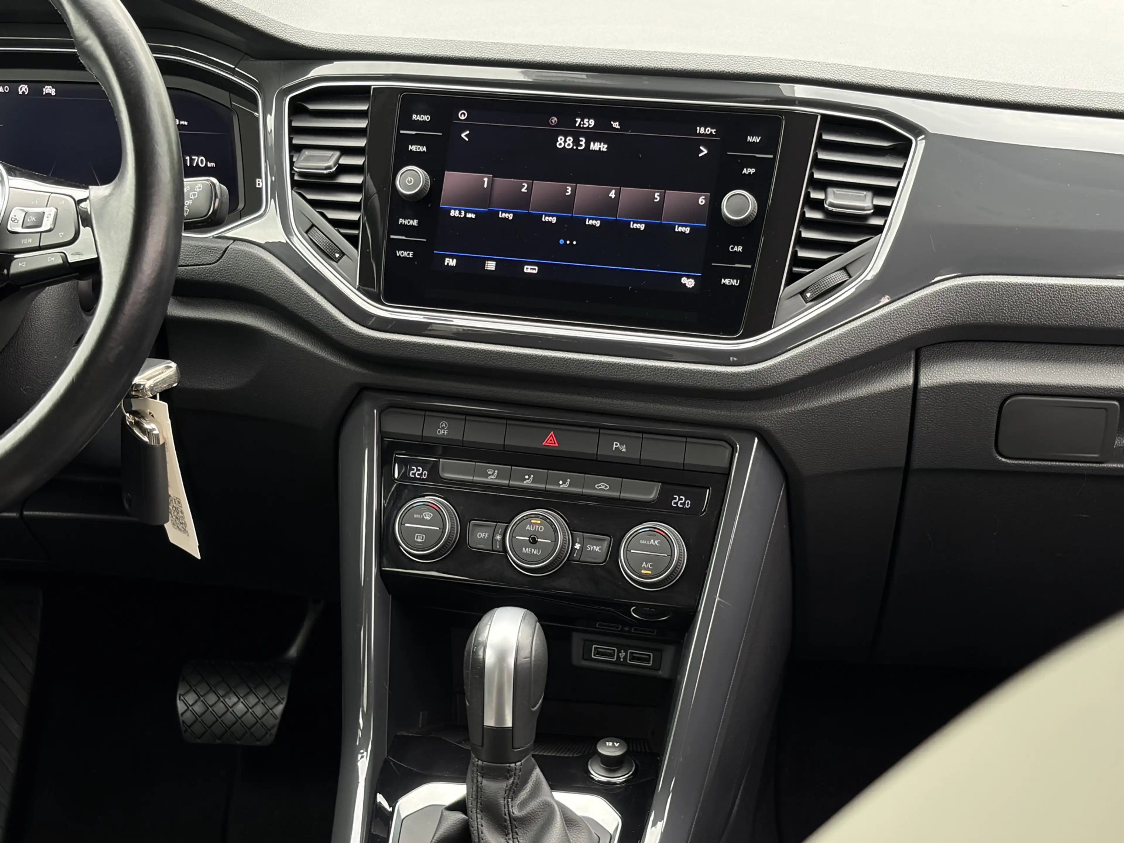 Volkswagen T-Roc 1.5 TSI Sport | AUTOMAAT | Camera | Virtual | Rijk — photo 4